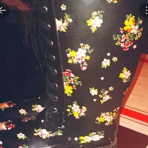 Floral rain boots with laces 10